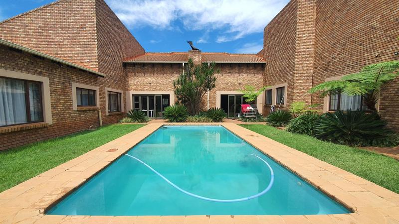 9 Bedroom Property for Sale in Heatherdale AH Gauteng