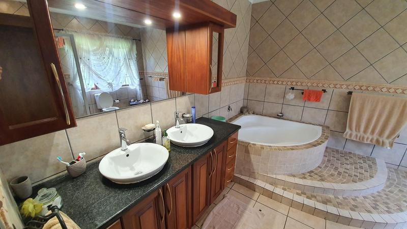 9 Bedroom Property for Sale in Heatherdale AH Gauteng