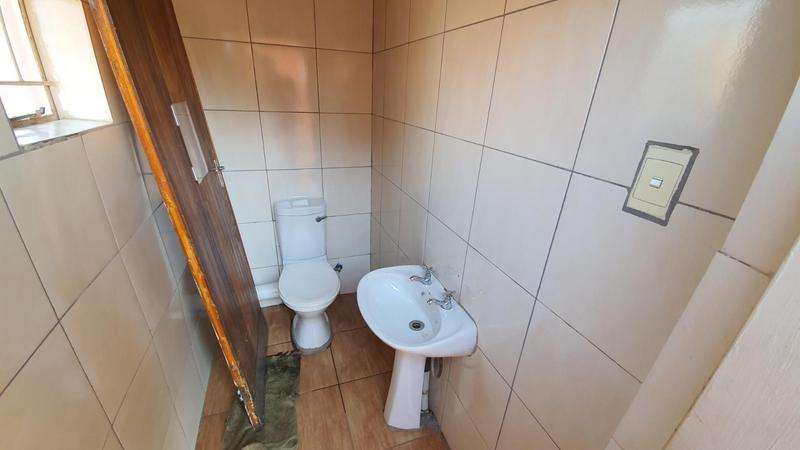 5 Bedroom Property for Sale in Karenpark Gauteng