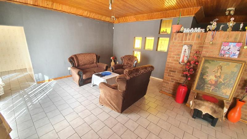 5 Bedroom Property for Sale in Karenpark Gauteng