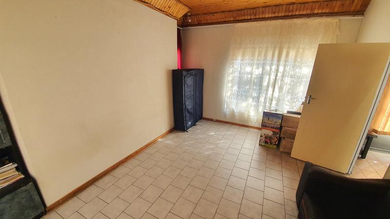 5 Bedroom Property for Sale in Karenpark Gauteng