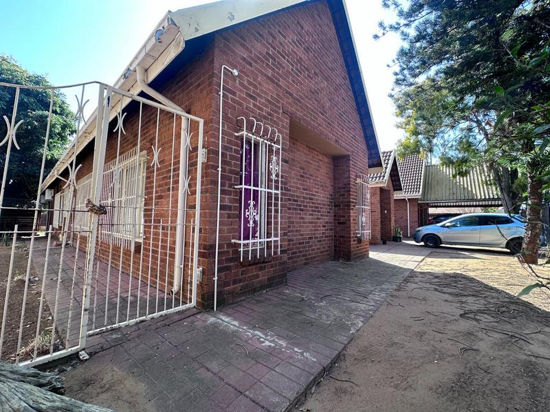 5 Bedroom Property for Sale in Karenpark Gauteng