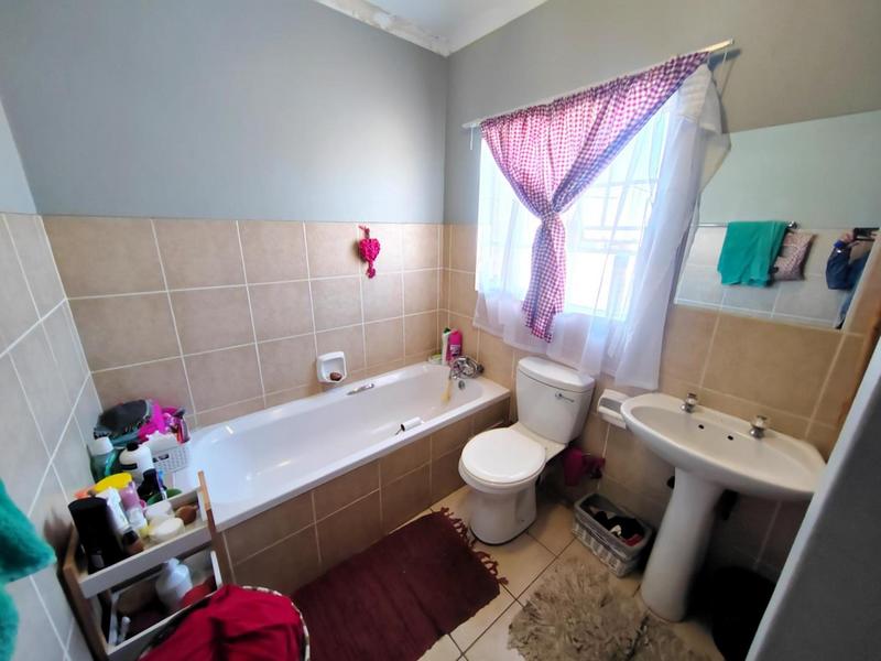 1 Bedroom Property for Sale in Karenpark Gauteng