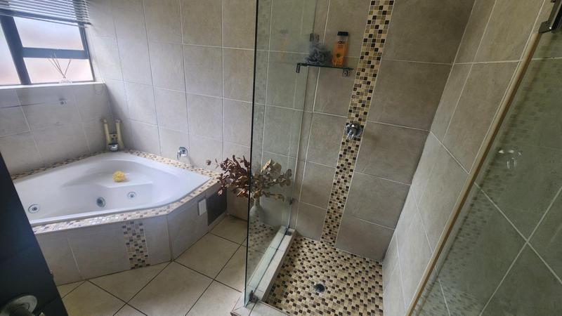 4 Bedroom Property for Sale in Montana Tuine Gauteng