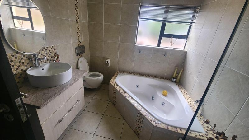 4 Bedroom Property for Sale in Montana Tuine Gauteng