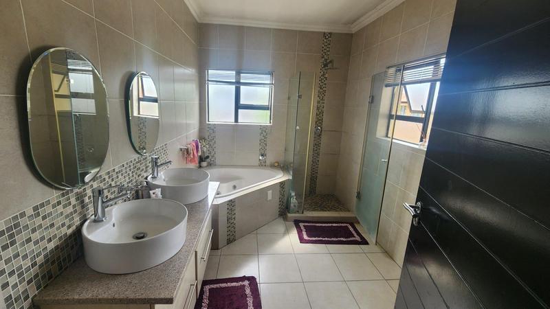 4 Bedroom Property for Sale in Montana Tuine Gauteng