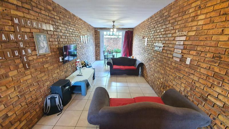 2 Bedroom Property for Sale in Pretoria North Gauteng