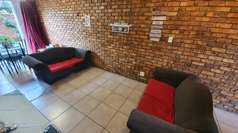 2 Bedroom Property for Sale in Pretoria North Gauteng