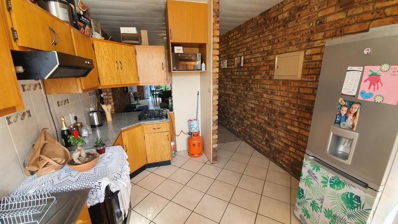 2 Bedroom Property for Sale in Pretoria North Gauteng