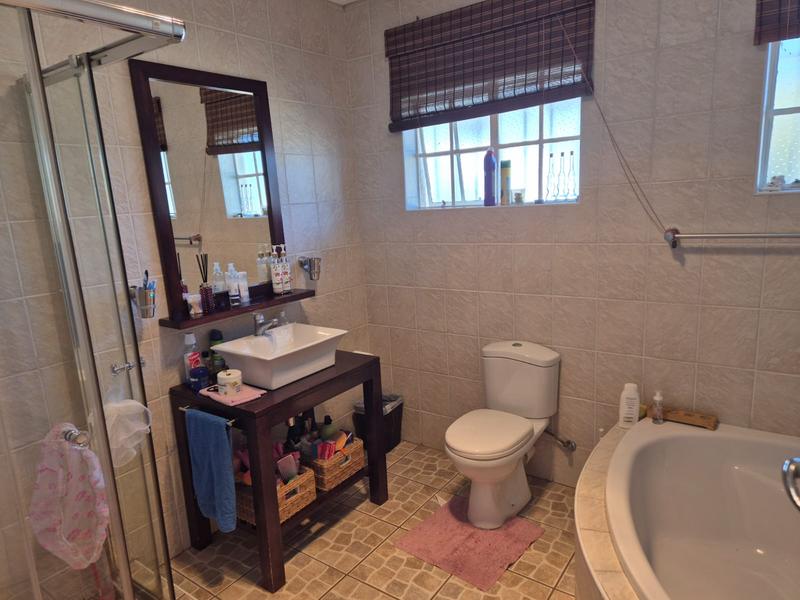 4 Bedroom Property for Sale in Buurendal Gauteng