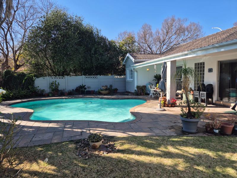 4 Bedroom Property for Sale in Buurendal Gauteng