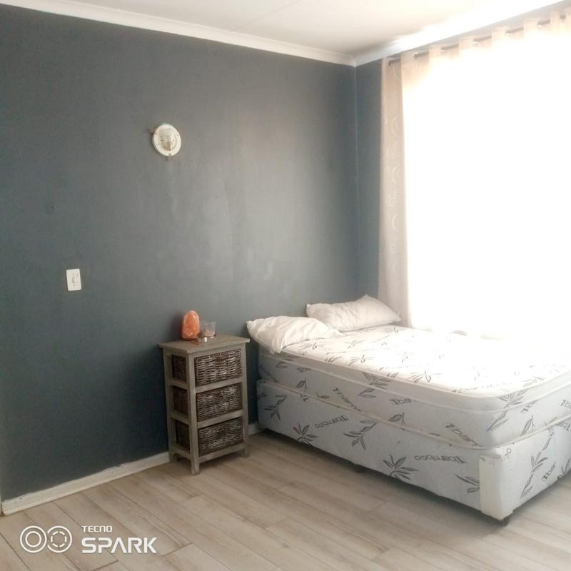 To Let 1 Bedroom Property for Rent in Malvern East Gauteng