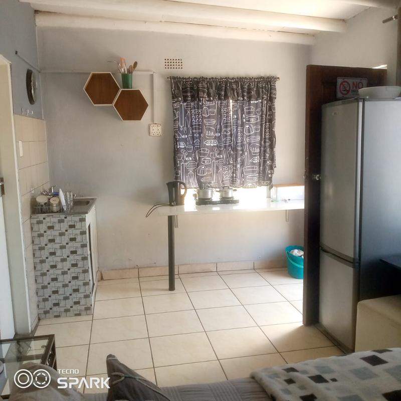 To Let 1 Bedroom Property for Rent in Malvern East Gauteng