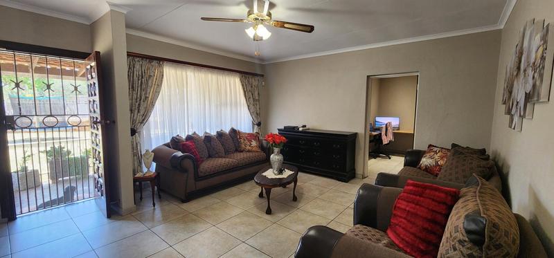 4 Bedroom Property for Sale in Groeneweide Gauteng