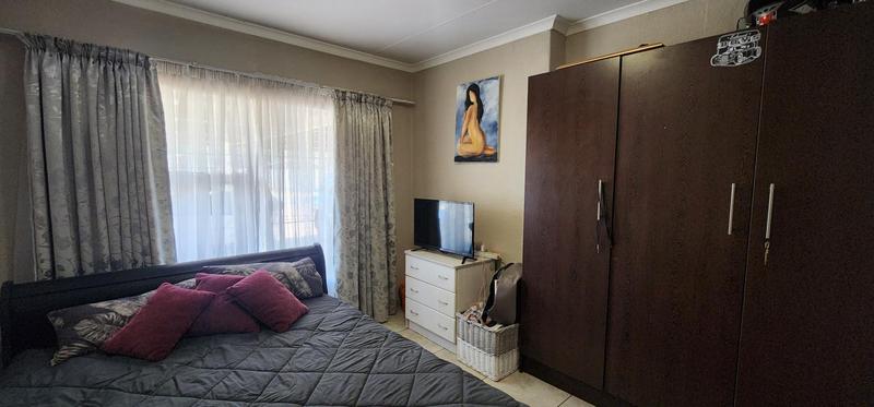 4 Bedroom Property for Sale in Groeneweide Gauteng