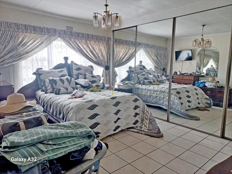 4 Bedroom Property for Sale in Birchleigh North Gauteng