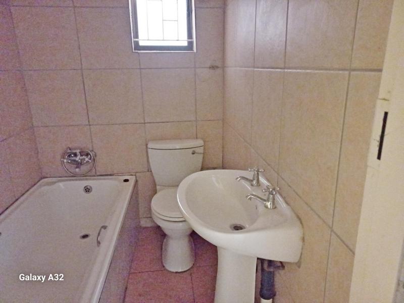 4 Bedroom Property for Sale in Birchleigh North Gauteng