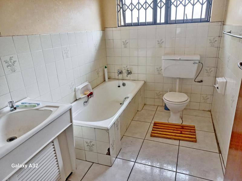 4 Bedroom Property for Sale in Birchleigh North Gauteng