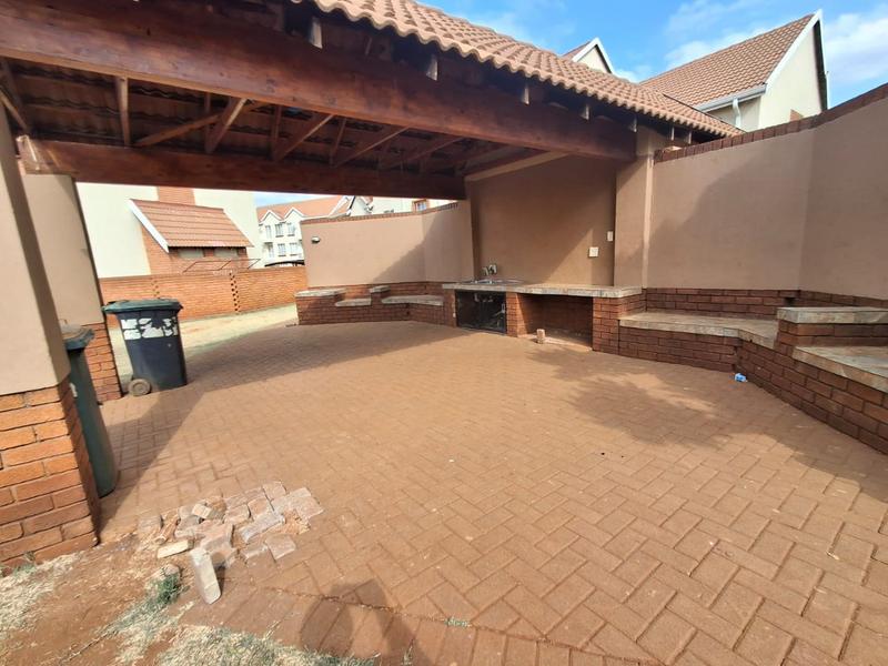 2 Bedroom Property for Sale in The Orchards Gauteng