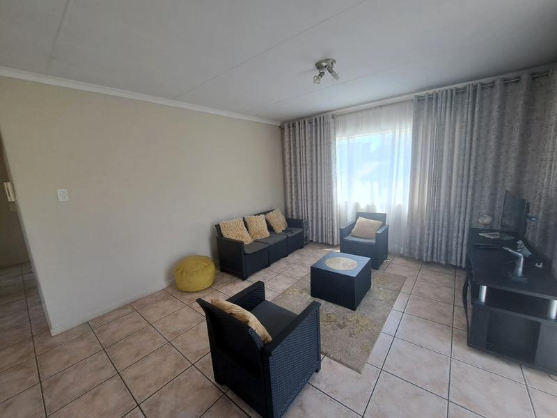 2 Bedroom Property for Sale in Die Hoewes Gauteng