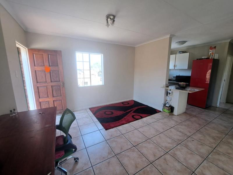 2 Bedroom Property for Sale in Die Hoewes Gauteng