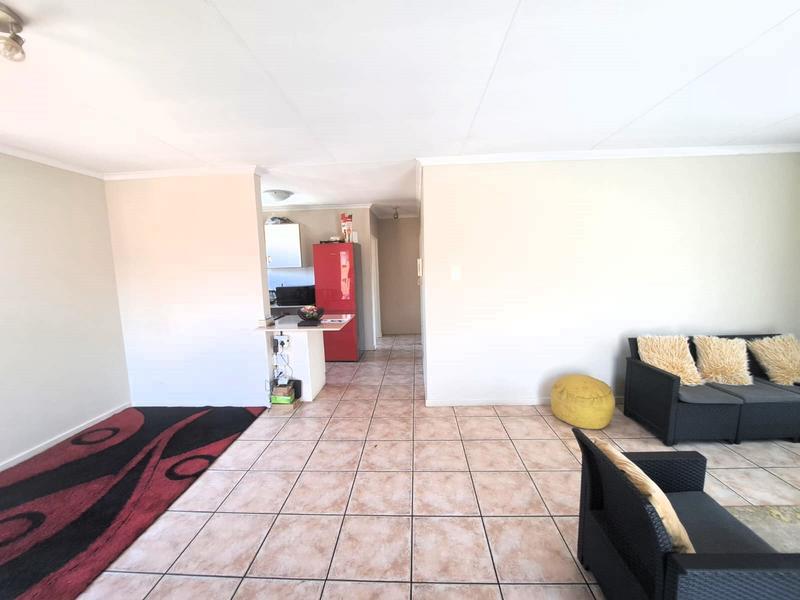 2 Bedroom Property for Sale in Die Hoewes Gauteng