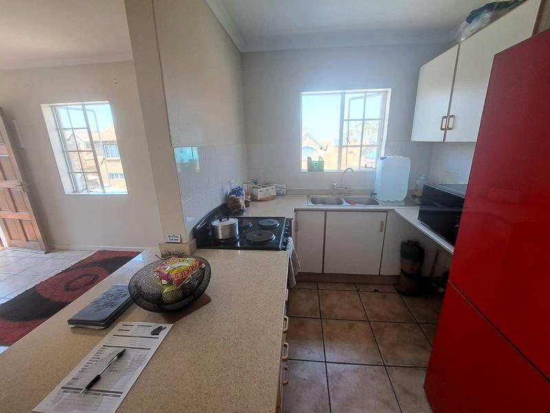 2 Bedroom Property for Sale in Die Hoewes Gauteng