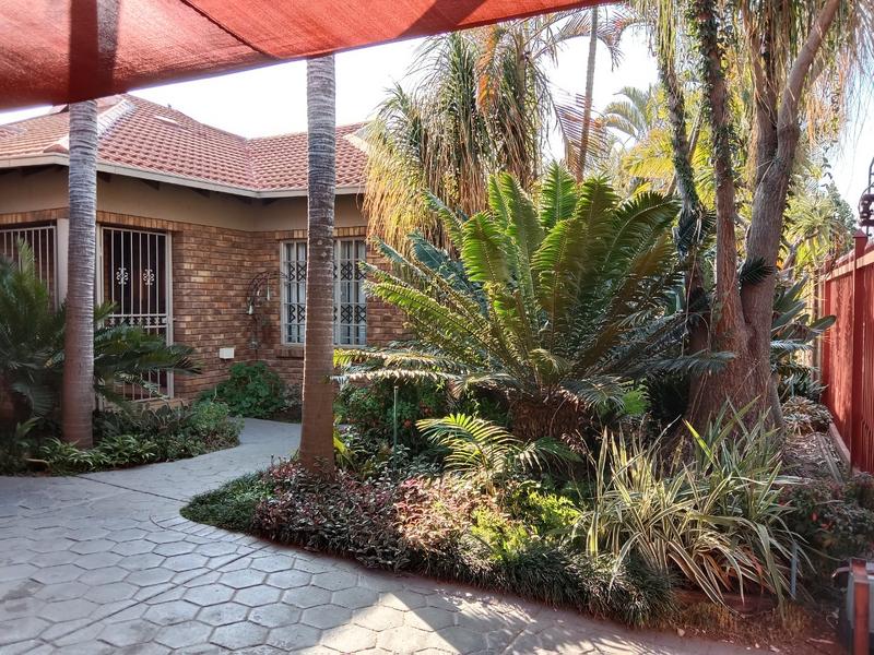 5 Bedroom Property for Sale in Ninapark Gauteng