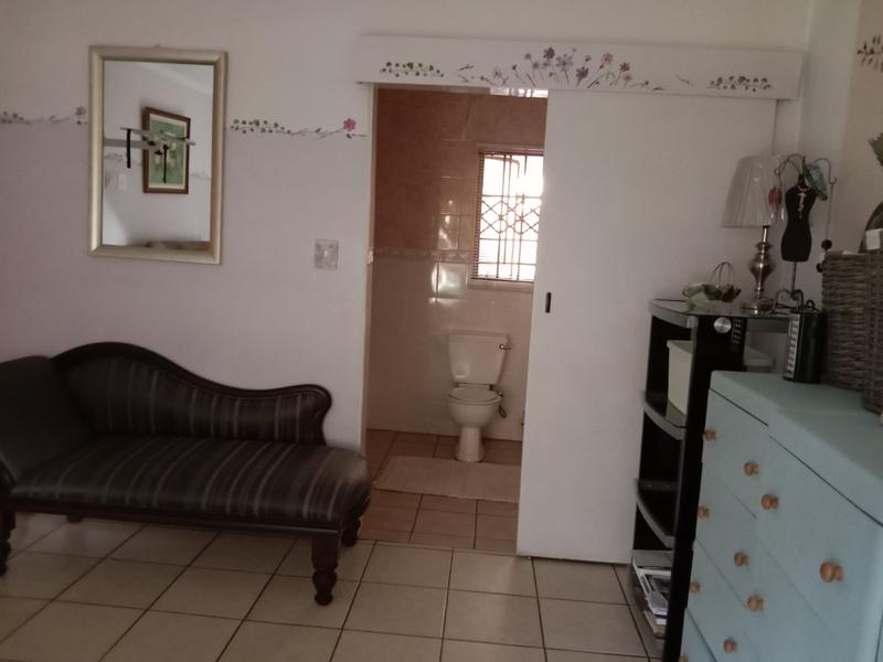 5 Bedroom Property for Sale in Ninapark Gauteng