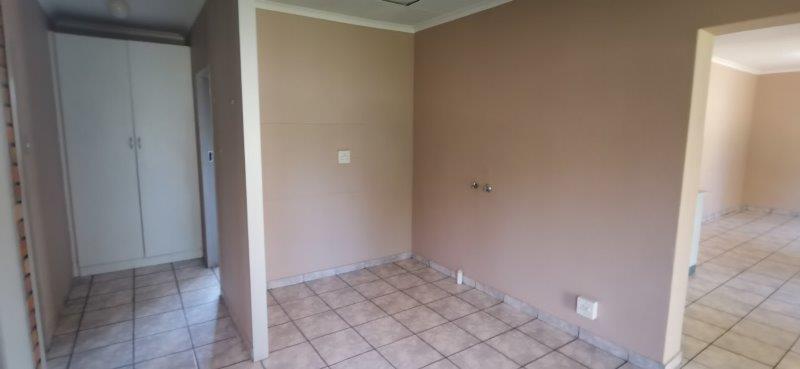 6 Bedroom Property for Sale in Wolmer Gauteng