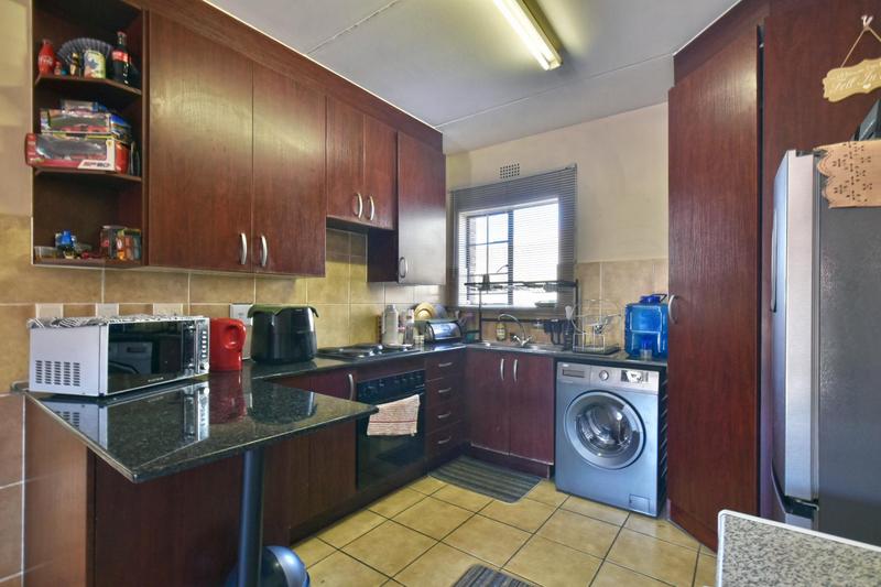 2 Bedroom Property for Sale in Sonneveld Gauteng