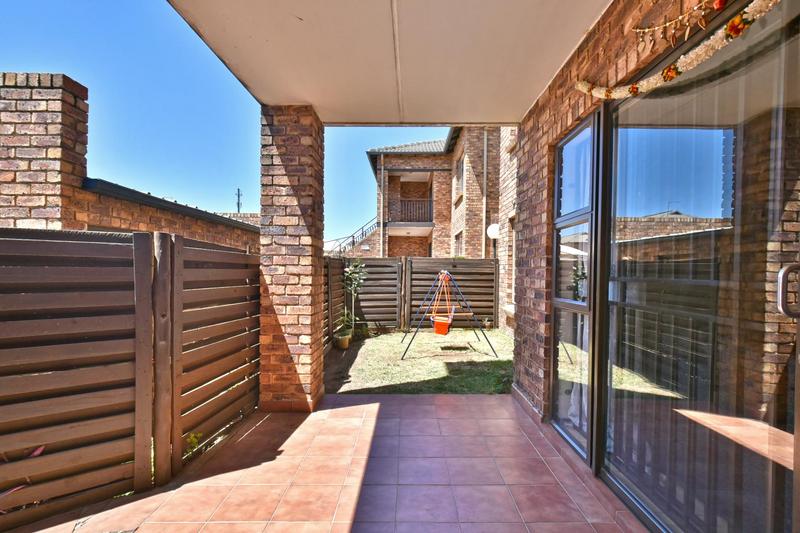 2 Bedroom Property for Sale in Sonneveld Gauteng