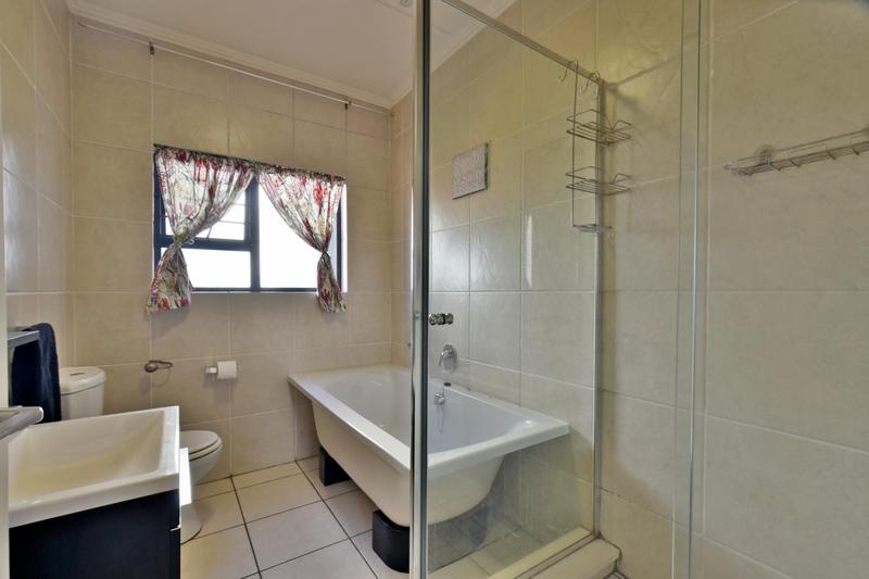 3 Bedroom Property for Sale in Oakdene Gauteng