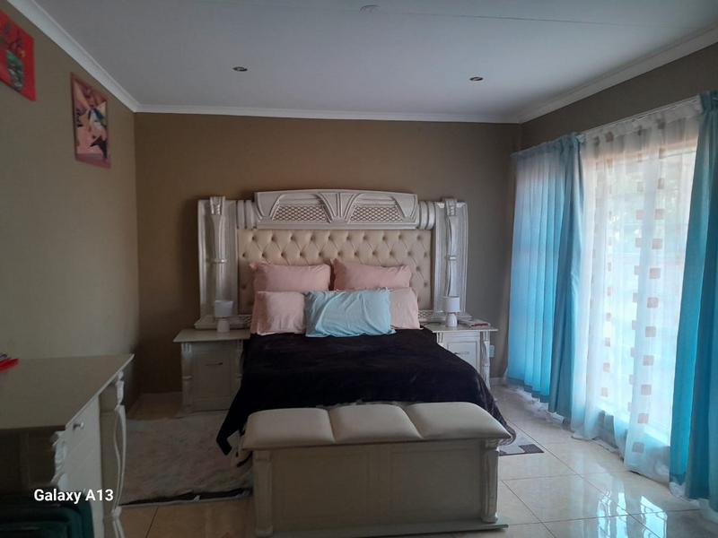 4 Bedroom Property for Sale in The Orchards Gauteng