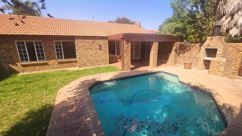 5 Bedroom Property for Sale in Doornpoort Gauteng