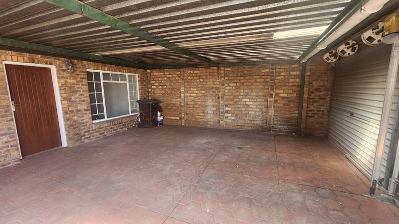 5 Bedroom Property for Sale in Doornpoort Gauteng