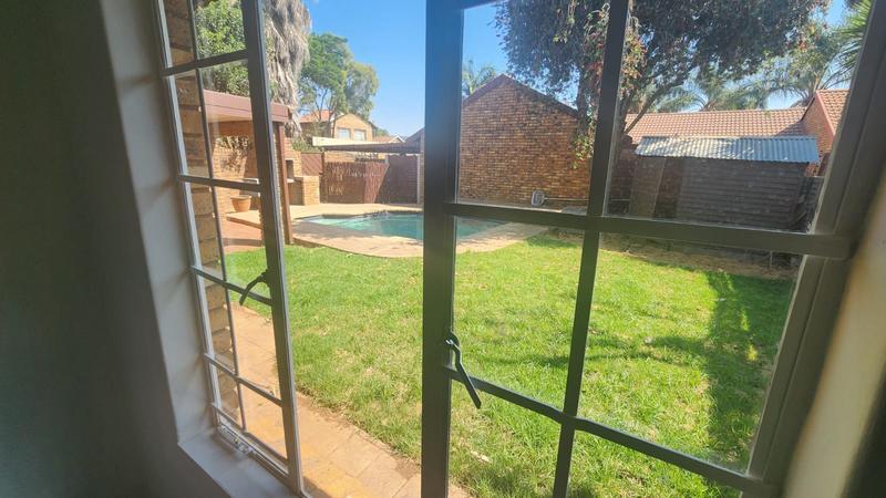 5 Bedroom Property for Sale in Doornpoort Gauteng