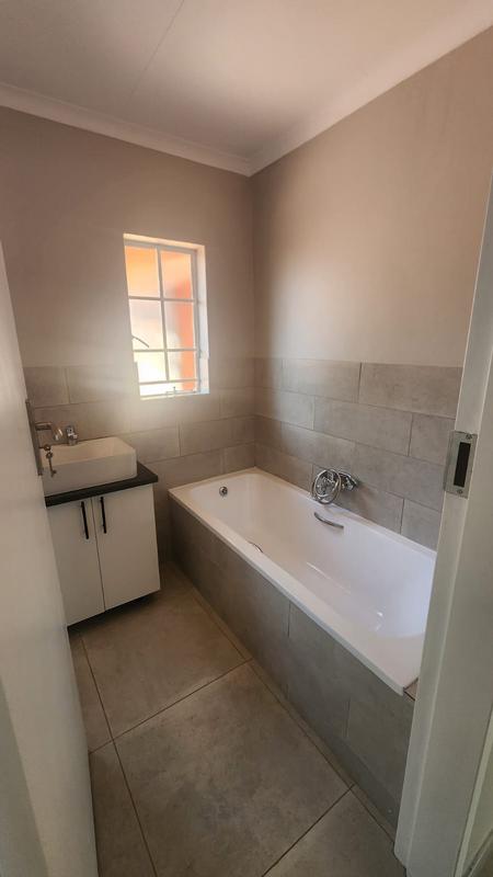 5 Bedroom Property for Sale in Doornpoort Gauteng