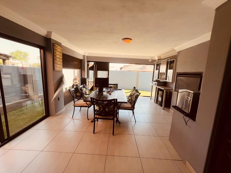 4 Bedroom Property for Sale in Akasia Gauteng