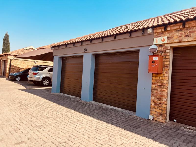 4 Bedroom Property for Sale in Akasia Gauteng