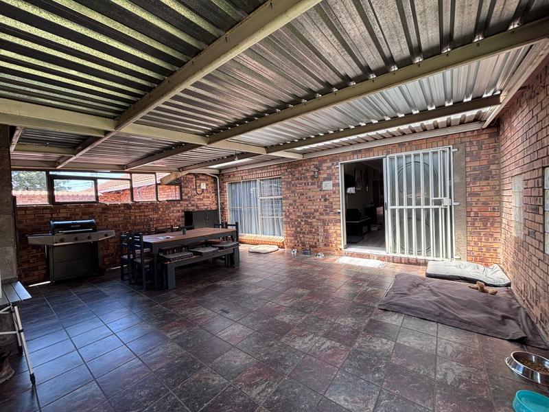 3 Bedroom Property for Sale in Whiteridge Gauteng