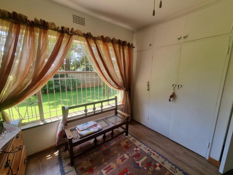 6 Bedroom Property for Sale in Rothdene Gauteng