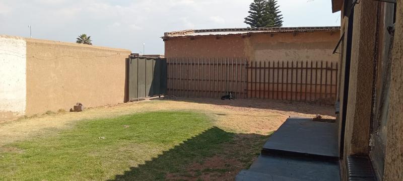 8 Bedroom Property for Sale in Tembisa Gauteng