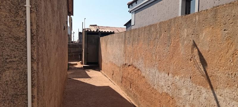 8 Bedroom Property for Sale in Tembisa Gauteng