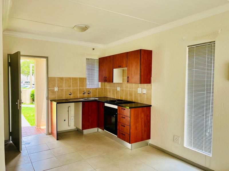 To Let 2 Bedroom Property for Rent in Klippoortjie Gauteng