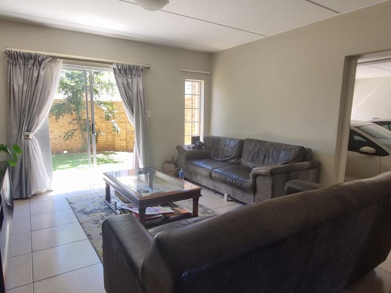 To Let 3 Bedroom Property for Rent in Oukraal Estate Gauteng