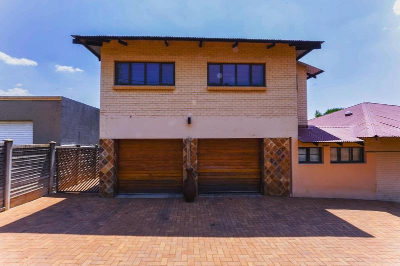 4 Bedroom Property for Sale in Florida North Gauteng