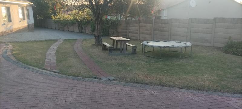 To Let 1 Bedroom Property for Rent in Birch Acres Gauteng