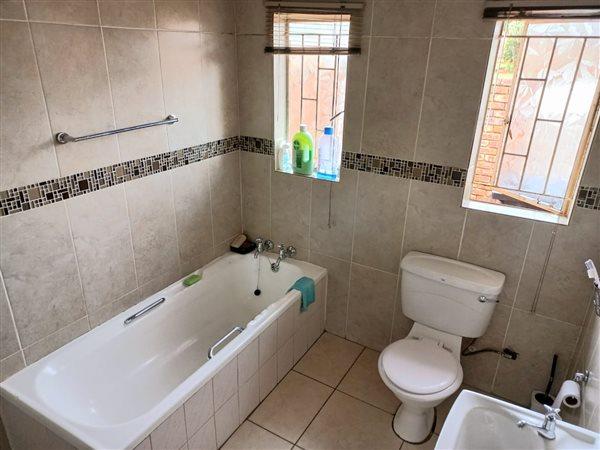 To Let 3 Bedroom Property for Rent in Birchleigh Gauteng