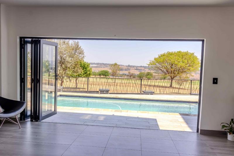 6 Bedroom Property for Sale in Copperleaf Estate Gauteng